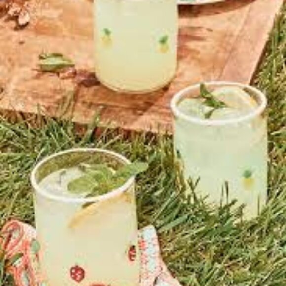 Anthropologie Icon Juice Glass Pineapple - Picture 2 of 2